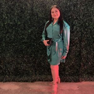 Meet your Posher, Gabriela